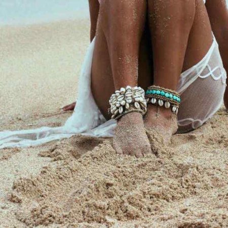 Ноги на пляже