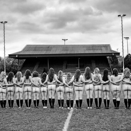 Женщины регбистки голые