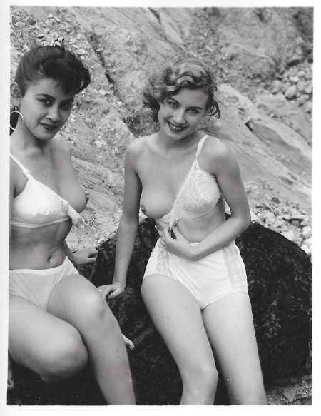 Советские женщины в купальниках