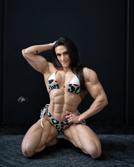 Девушка бодибилдер