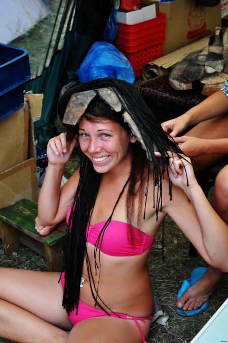 Девушки на раскопках