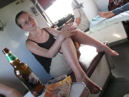 Девушки в поезде плацкарт