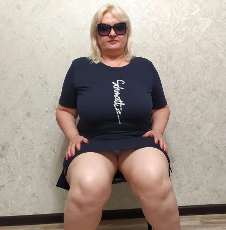 Зрелая толстушка