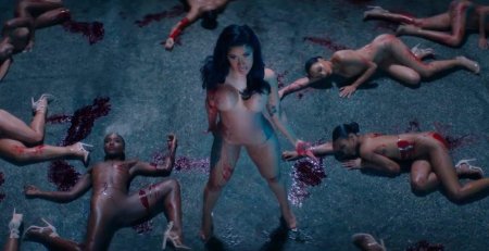 Голая в клипе