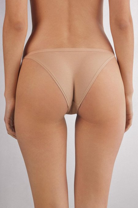 Бежевые трусы