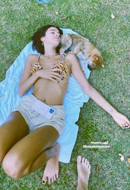 Девушка на пляже