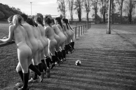 Женская футбольная команда