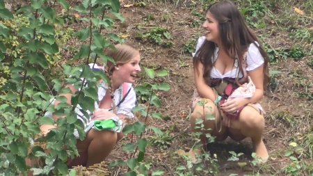 Октоберфест девушки без трусов