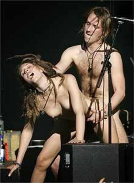 Голые девки на рок концертах