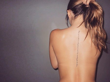 Тату на спине женские