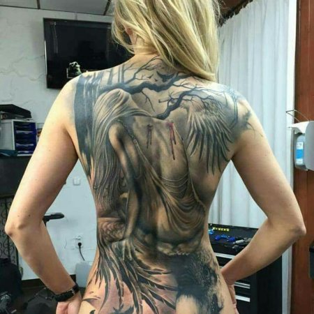 Тату на спине для девушек