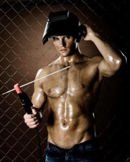 Голый сварщик