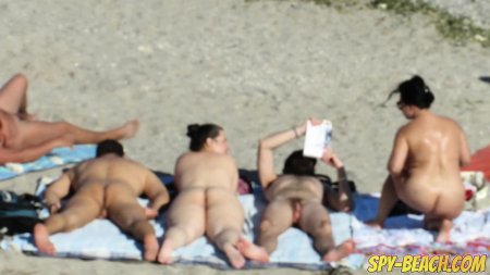 Секс на нудистских пляжах