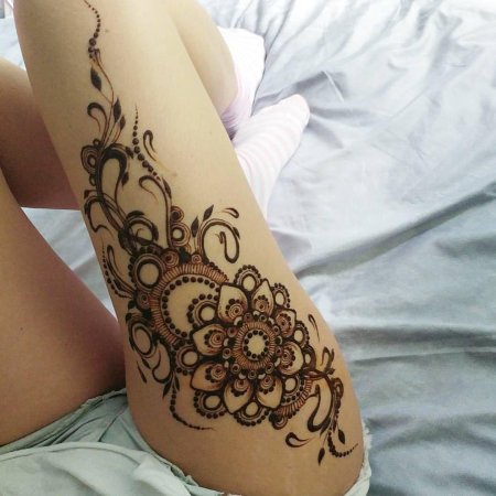 Рисунки хной на ноге