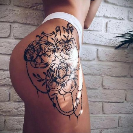 Тату на ягодице