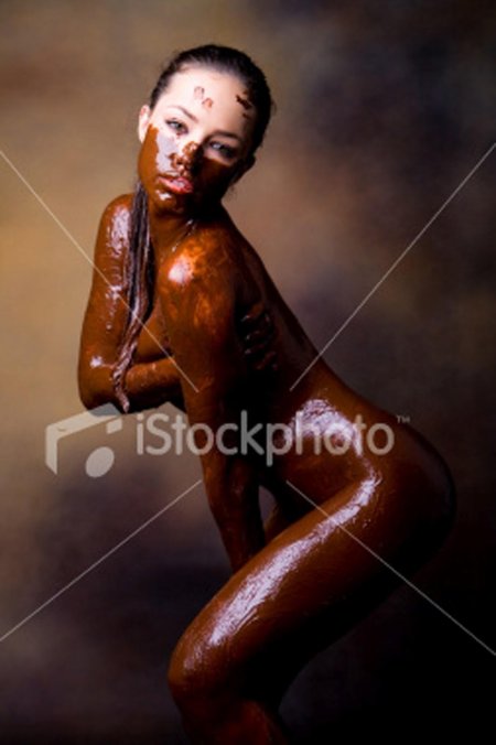 Шоколадная женщина голая