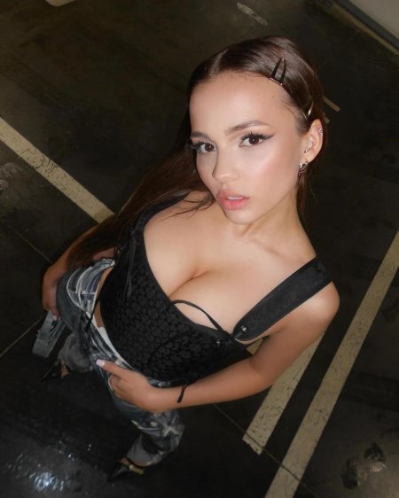 Валя карнавал пышная грудь