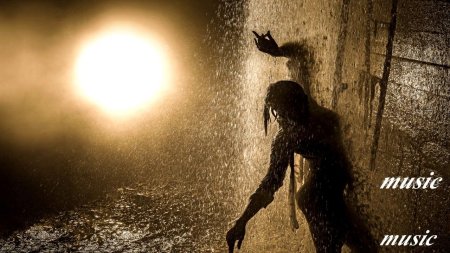 Девушка под дождем