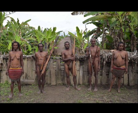 Голые Папуасы новой Гвинеи