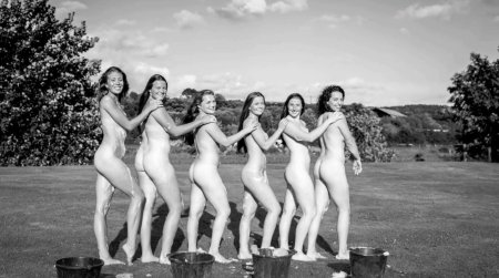 Красивые голые Комсомолки