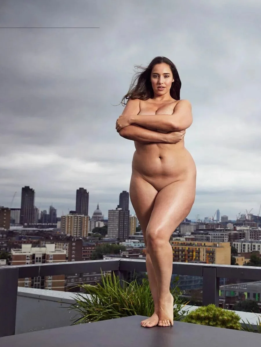 Модель плюс-сайз Джада Сезер