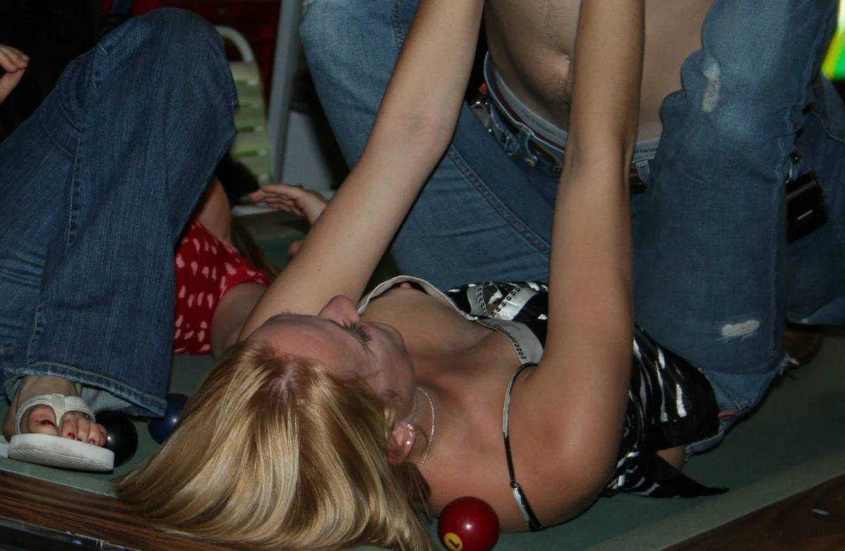 Случайное обнажение пьяных баб