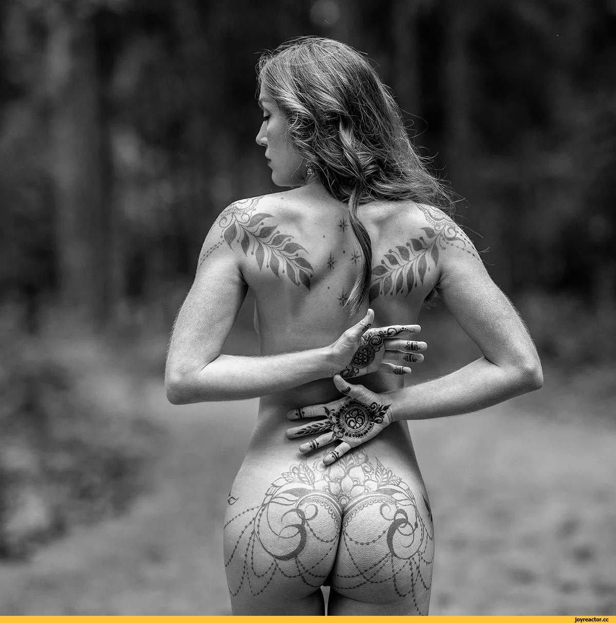 Эмоциональная ню фотосессия