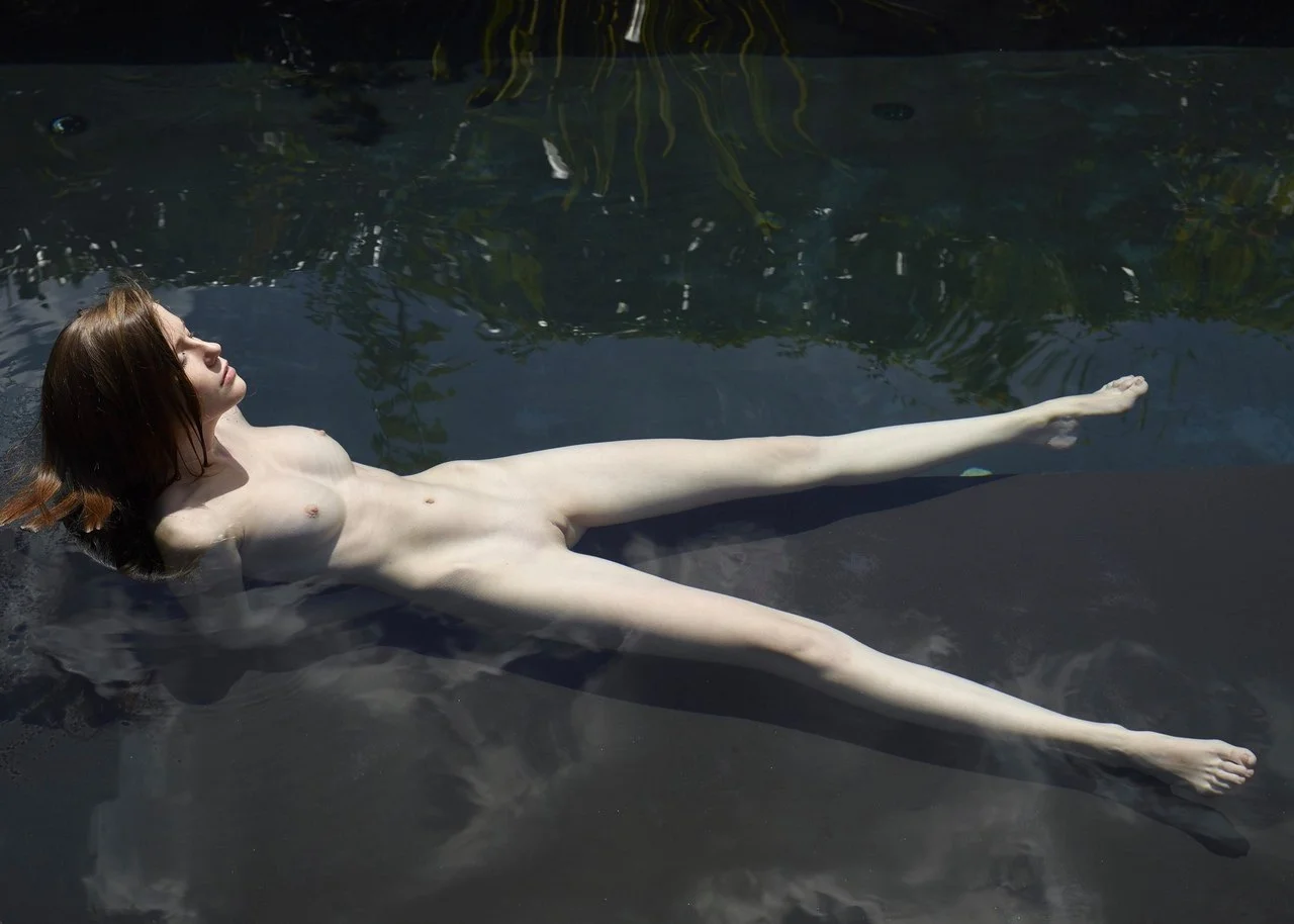 Эротическая фотосессия в воде