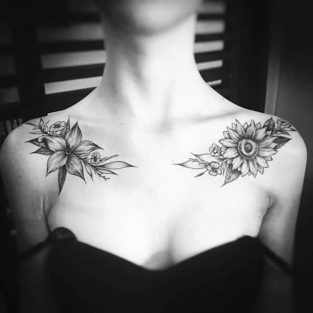 Тату лилии на ключице