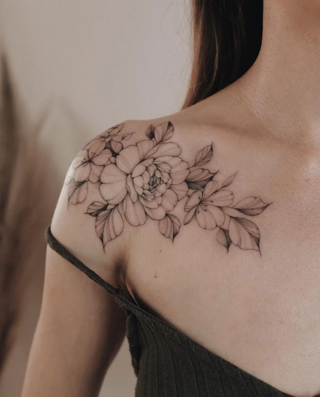 Тату цветы на ключице