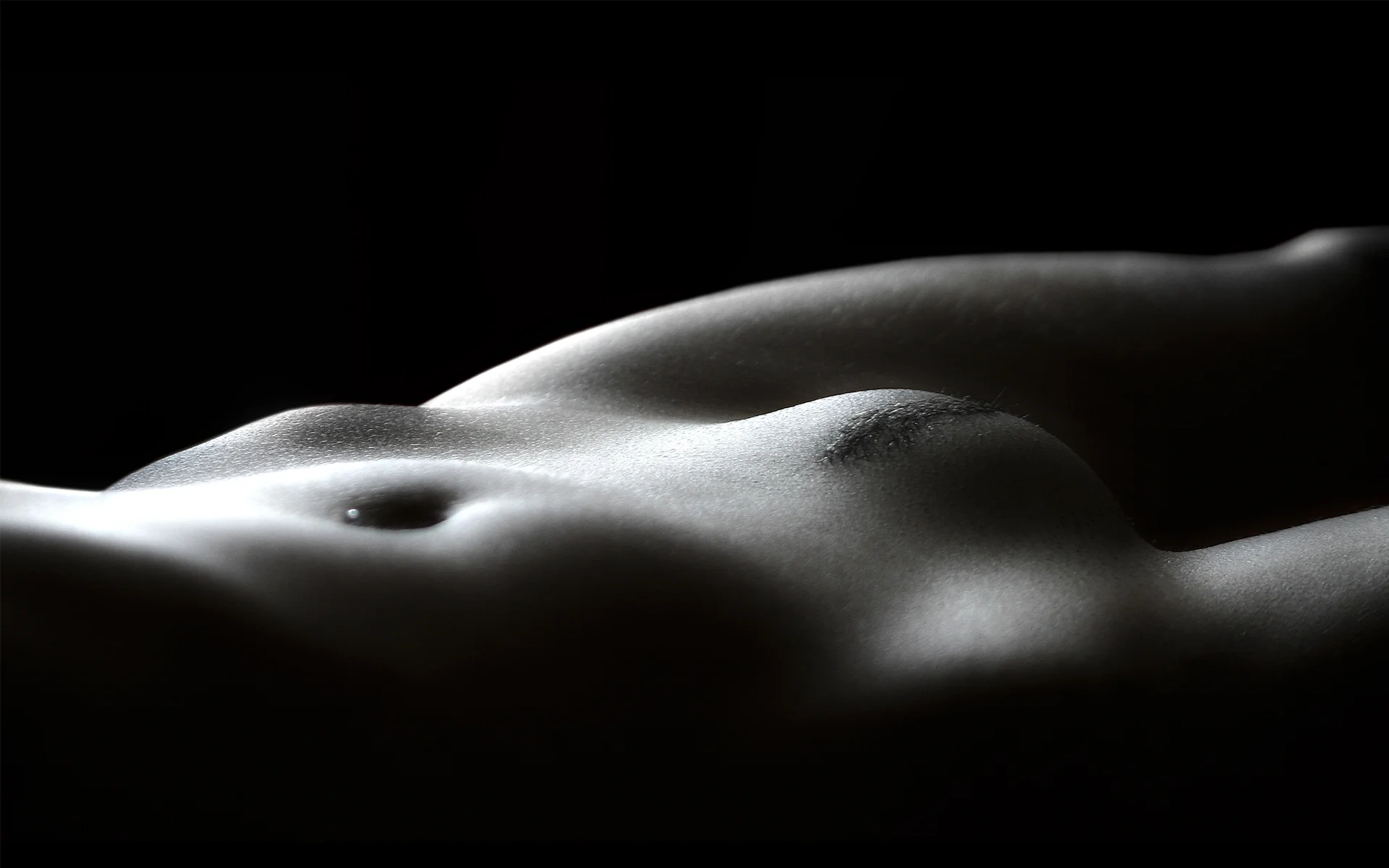 Красивое женское тело ню