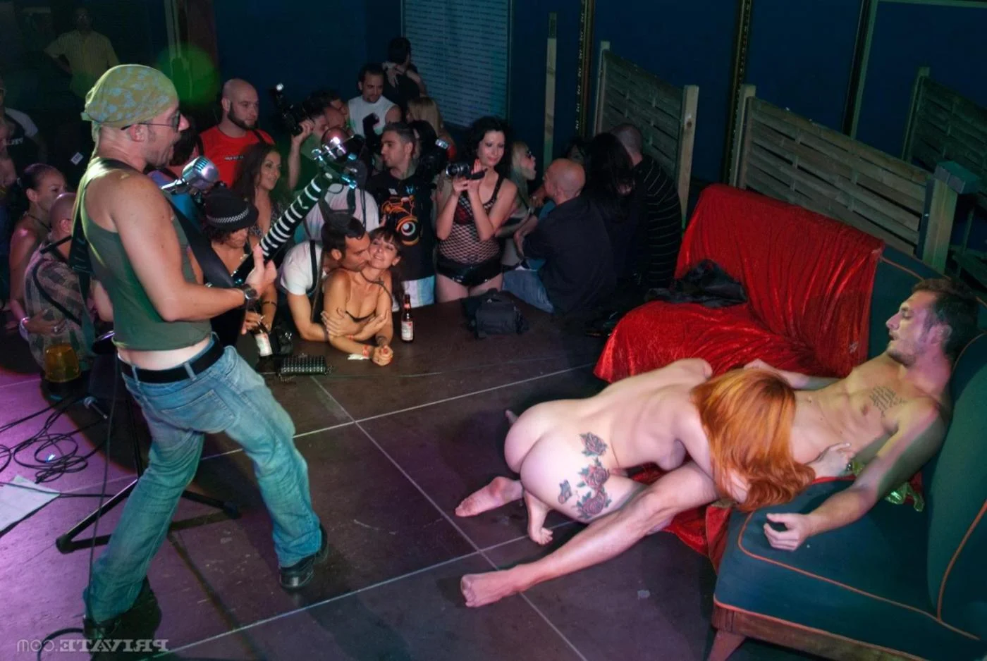 Голые девки на рок концертах