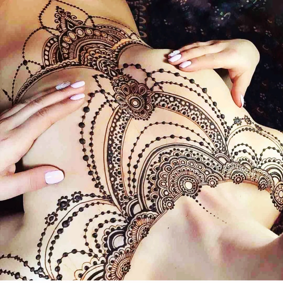 Мария Гинкас мехенди