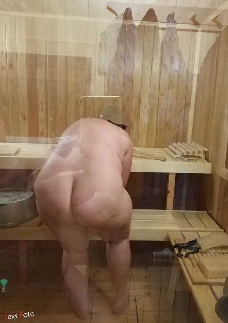 Толстые бабы в общественной бане