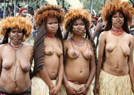 Голые женщины из племени