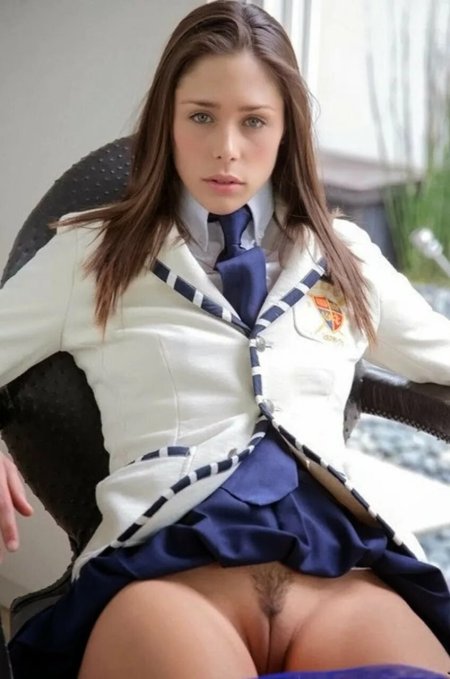 Голые школьницы в школьной форме