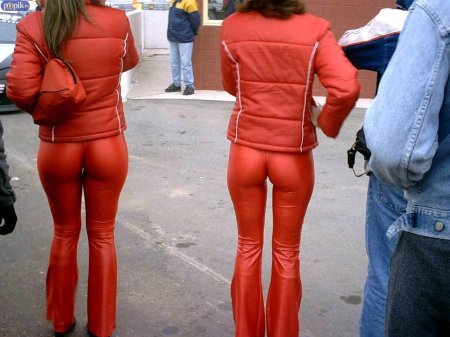 Попки в брюках