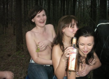 Молодые пьяные девочки