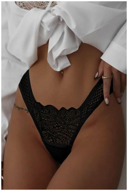 Девушки в трусиках танго