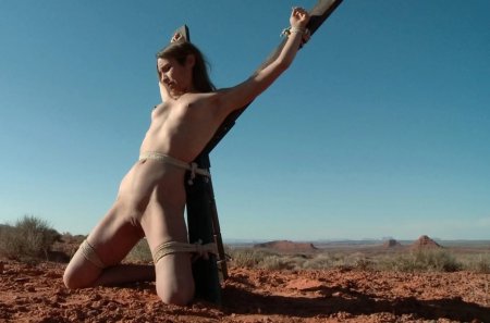 Связанные голые женщины