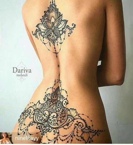 Тату мехенди на спине и пояснице