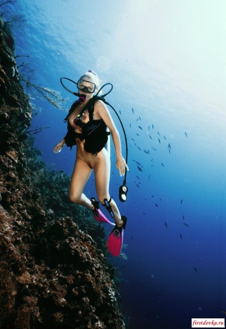 Погружение с аквалангом нагишом