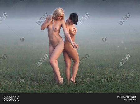 Полностью голые женщины на 300 60