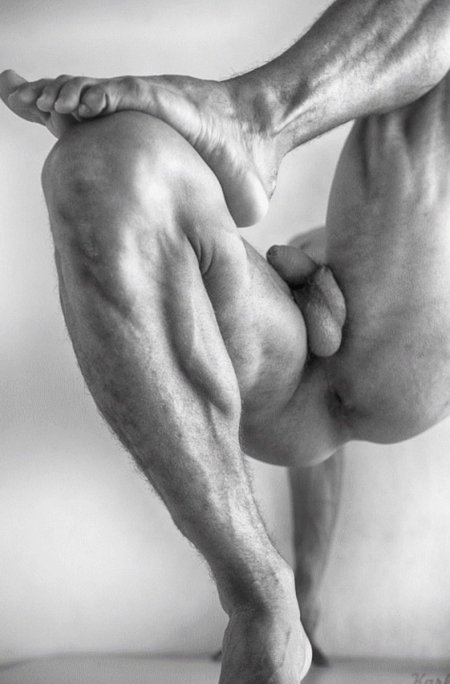 Фотосессия голых мужчин