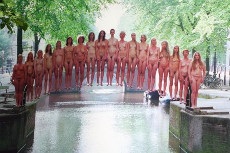 Нестандартные голые люди