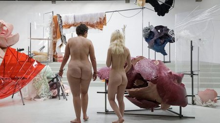 Эротическая фотосессия в музее