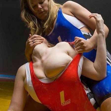 Спортивные курьезы с большими сиськами