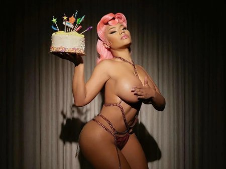 Голые рэперши