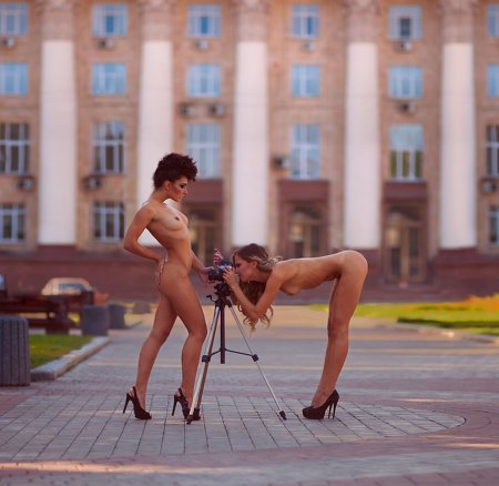 Эротическая фотосессия на улице