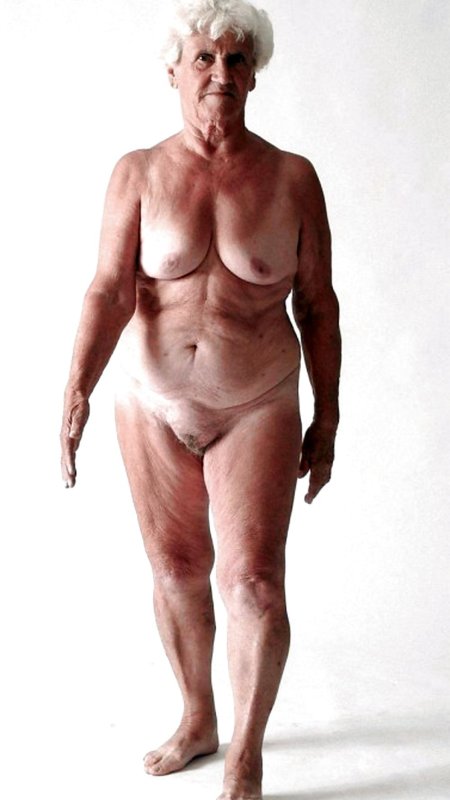 Фотосессии голых старых женщин